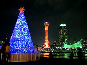 神戸ハーバーランド・モザイクのクリスマスツリーと神戸港の夜景・モザイクロマンチッククリスマス